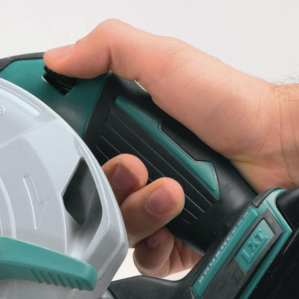 Makita XSH03Z 18V LXT® Lithium-Ion Brushless Cordless 6-1/2' Circular Saw, Tool Only