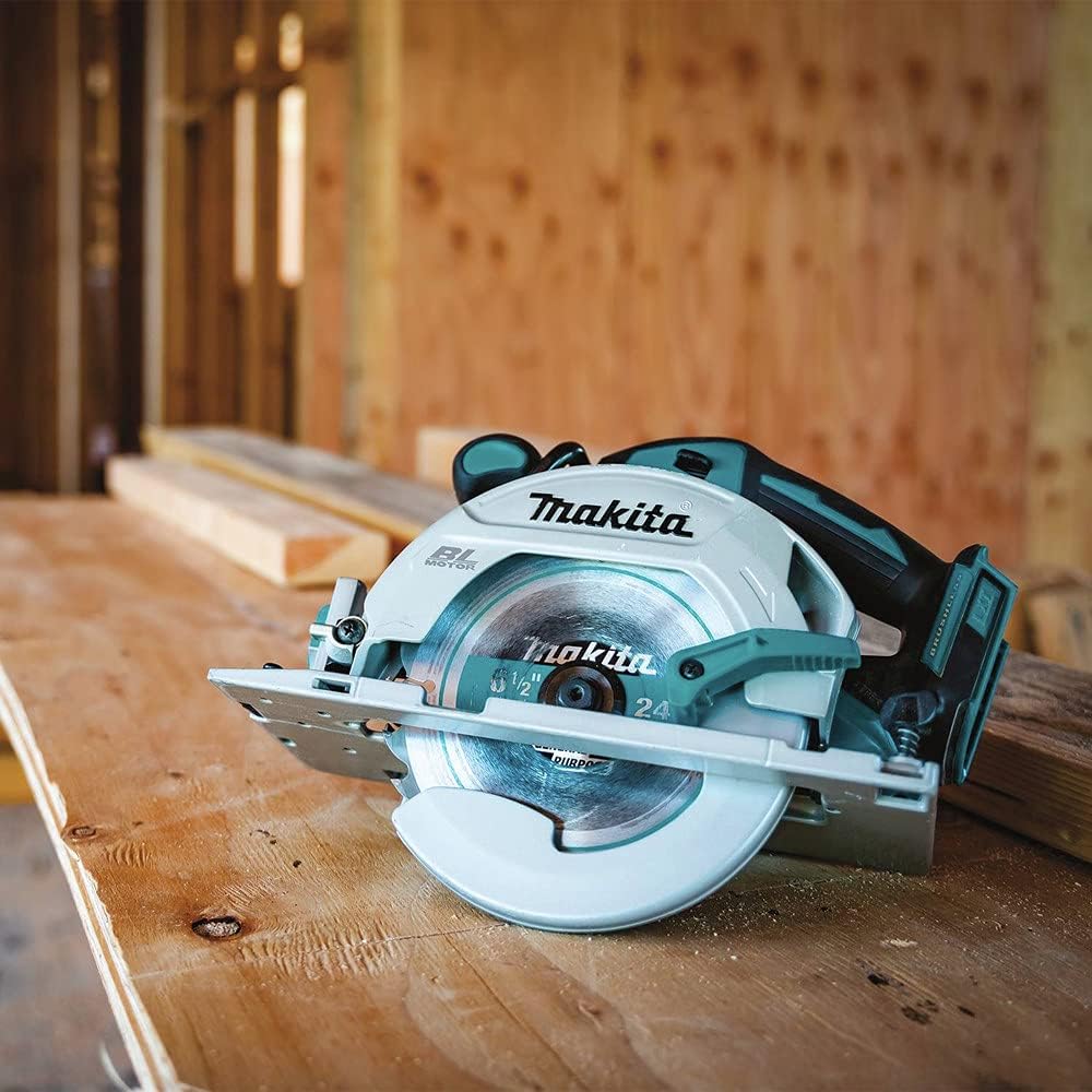 Makita XSH03Z 18V LXT® Lithium-Ion Brushless Cordless 6-1/2' Circular Saw, Tool Only