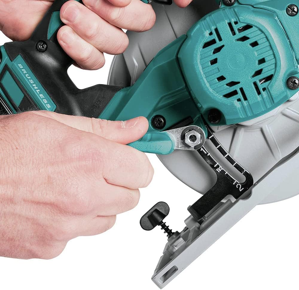 Makita XSH03Z 18V LXT® Lithium-Ion Brushless Cordless 6-1/2' Circular Saw, Tool Only