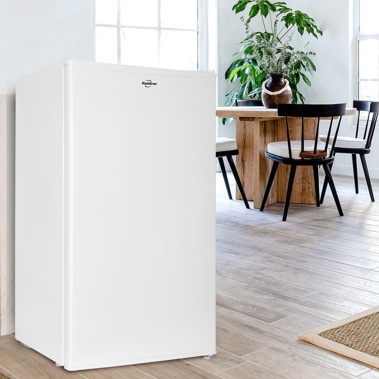 Compact Fridge with Freezer, 3.2 cu ft (91L), White, Space-Saving Flat Back, Reversible Door, Full-Width Freezer, for Snacks, Frozen Meals, Beverages, Beer, Den, Dorm, Office, Rec Room, Home Bar