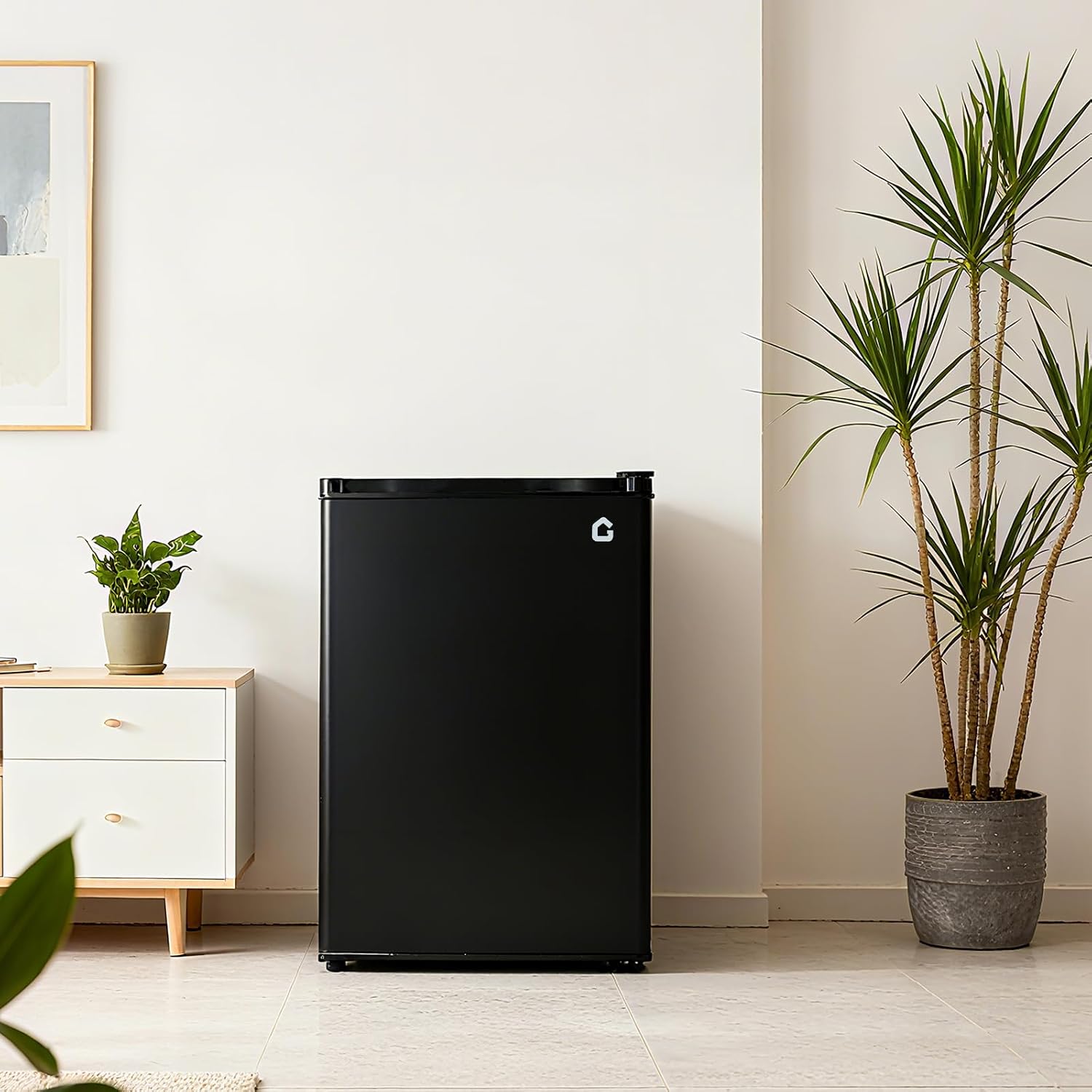 4.5 Cu. Ft. Compact Refrigerator | Single Door Mini Fridge with Energy-Efficient & Quiet Operation | for Dorm, Office, Bedroom, Kitchen, Bar Use with Adjustable Shelves