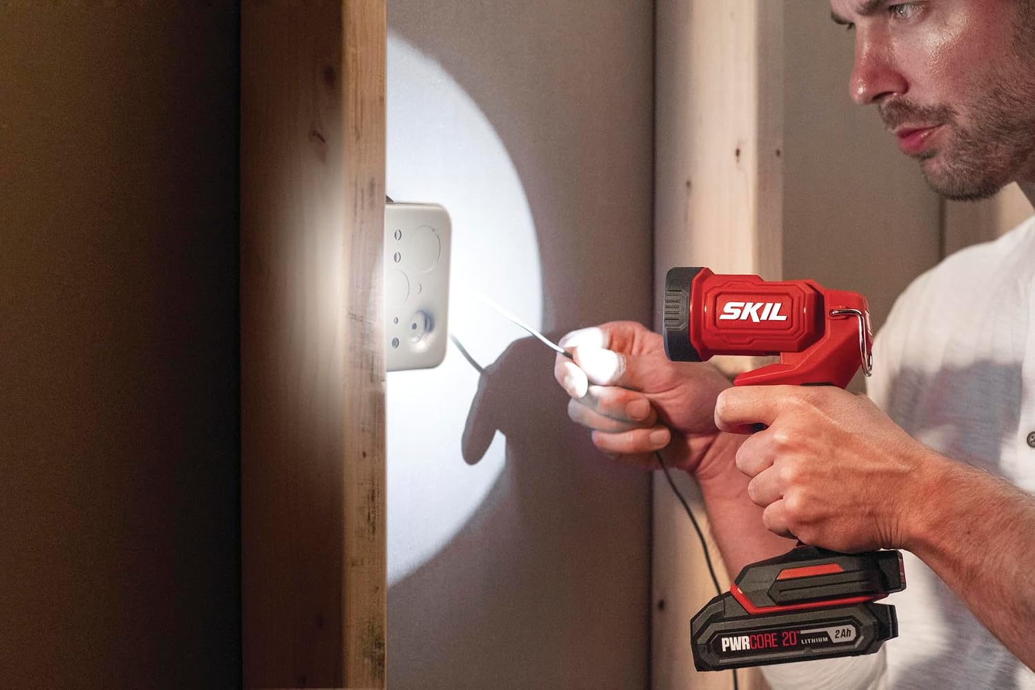 SKIL PWR CORE 20 Brushless 20V 4-Tool Power Tool Combo Kit, Includes 2.0Ah & 4.0 Ah Batteries, 60W Charger and Soft Bag - CB8004B-20