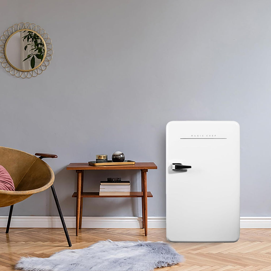 Magic Chef 17.5 in. 3.2 cu.ft. Retro Mini Refrigerator in White, without Freezer