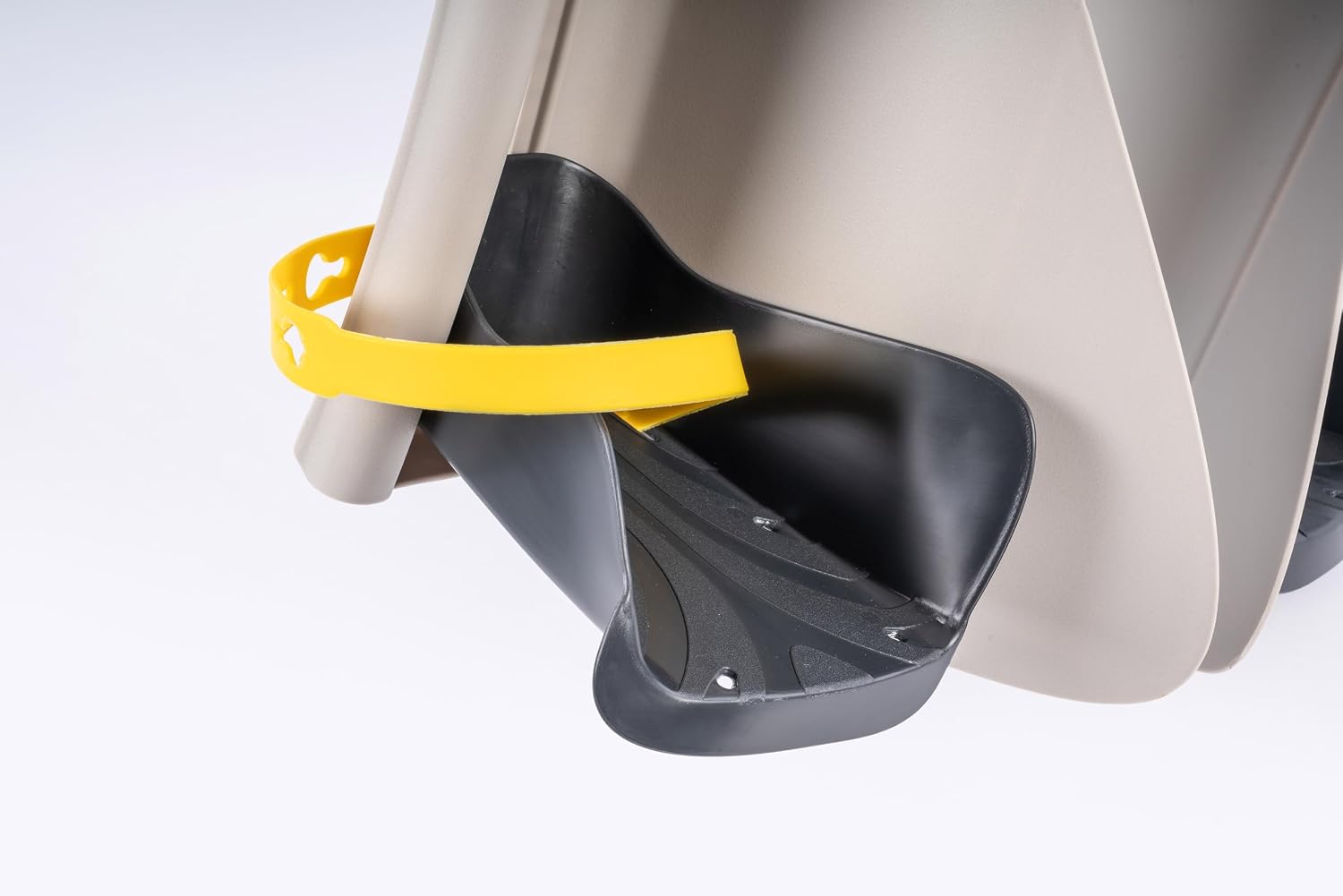 Bellelli Pepe Rear Rack Mount Child Bike Seat - Made in Italy, Comfortable Padded Carrier for Kids Up to 48.5 lbs with Adjustable Safety Harness & Secure Clamp