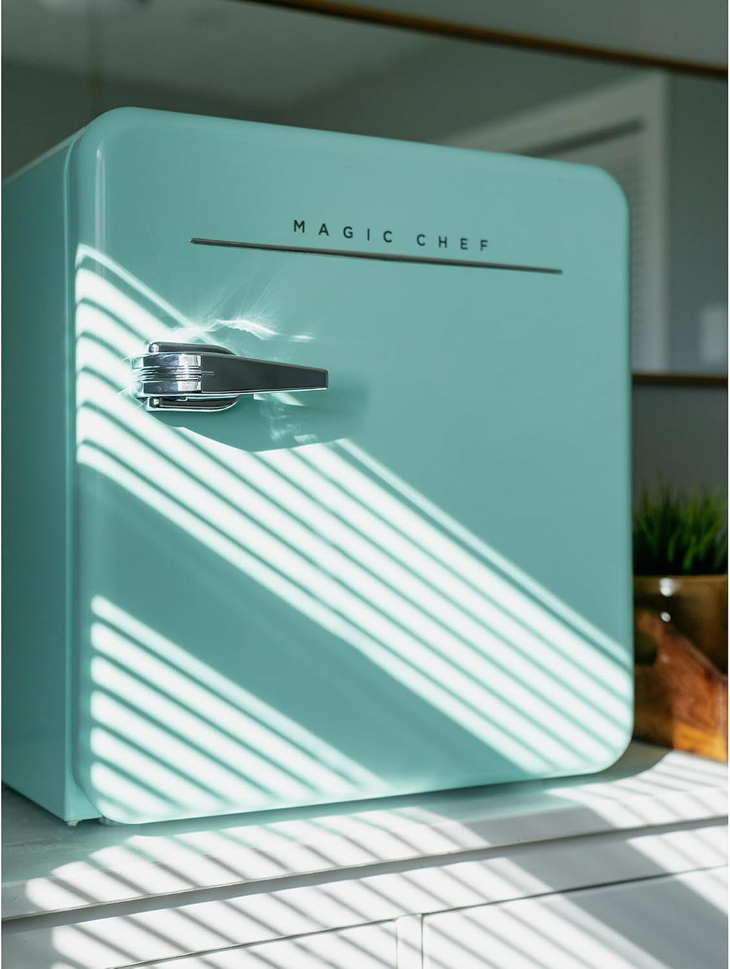 Magic Chef 17.5 in. 1.6 cu.ft. Retro Mini Refrigerator in Mint Green, Without Freezer