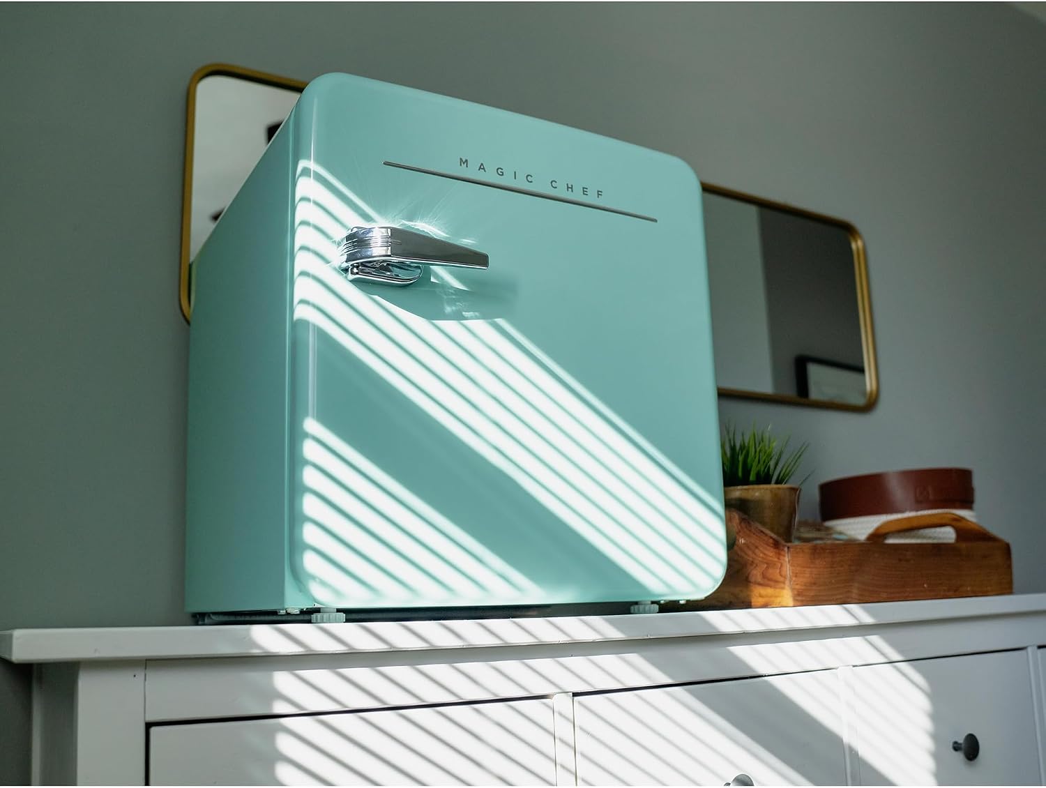 Magic Chef 17.5 in. 1.6 cu.ft. Retro Mini Refrigerator in Mint Green, Without Freezer