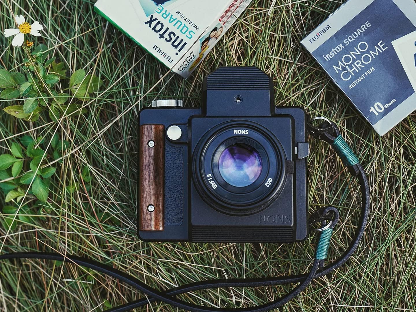 NONS SL660 Instant Camera - Interchangeable Lens EF Mount SLR Analogue Instant Camera